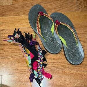 Chaco flip flops barely worn